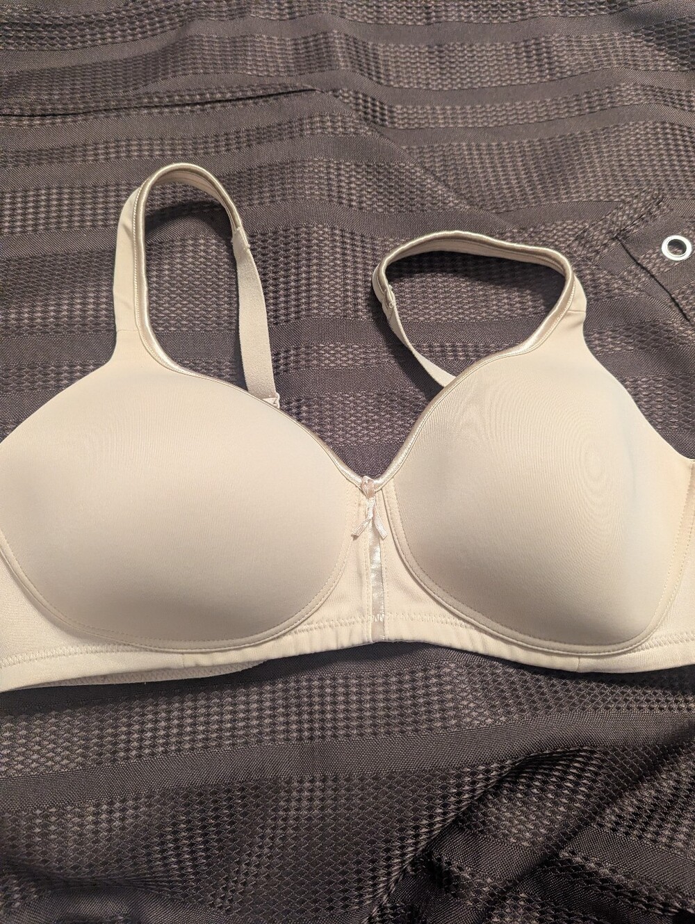 Nude Vanity Fair Body Caress 2-way Full Coverage Bra
